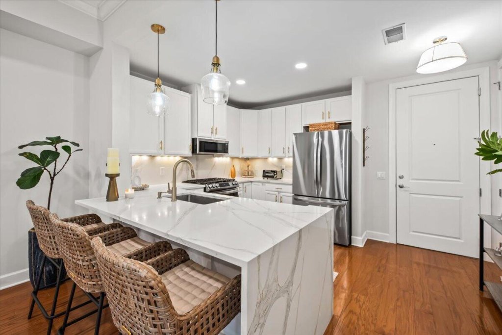 125 Pier View Street #407
