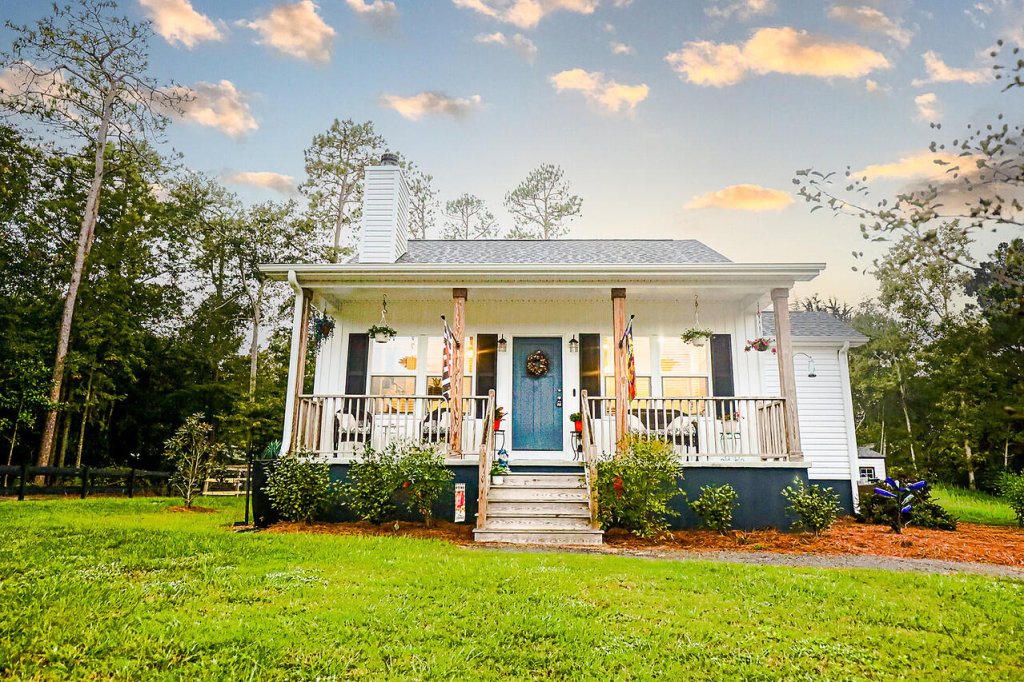 Pooshee Estates, Bonneau community