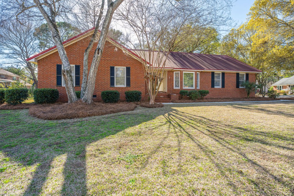 2206 Hunter Creek Drive