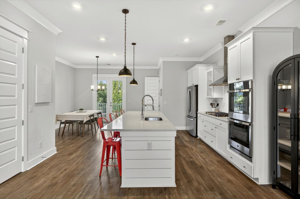 802 Kings Oak Court 4