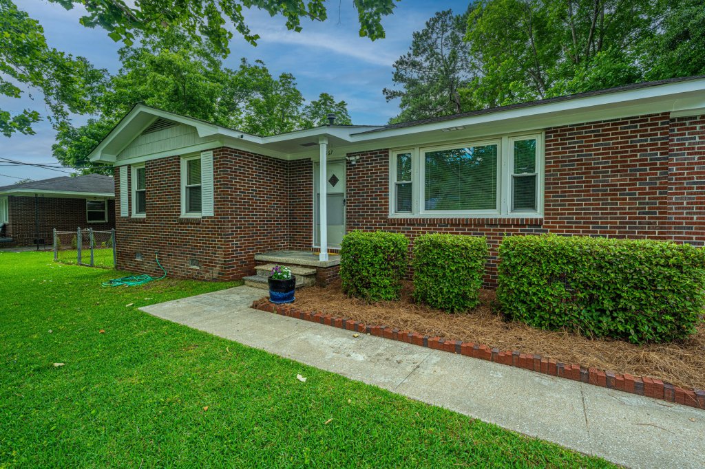 Springfield, Charleston community