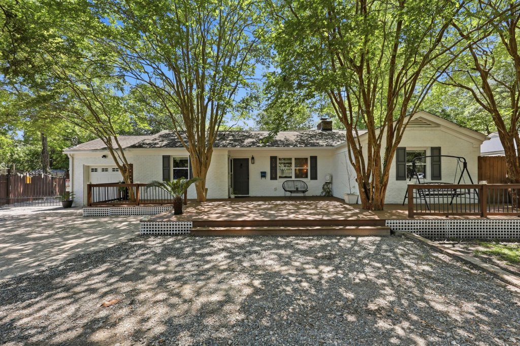 West Oak Forest, Charleston community