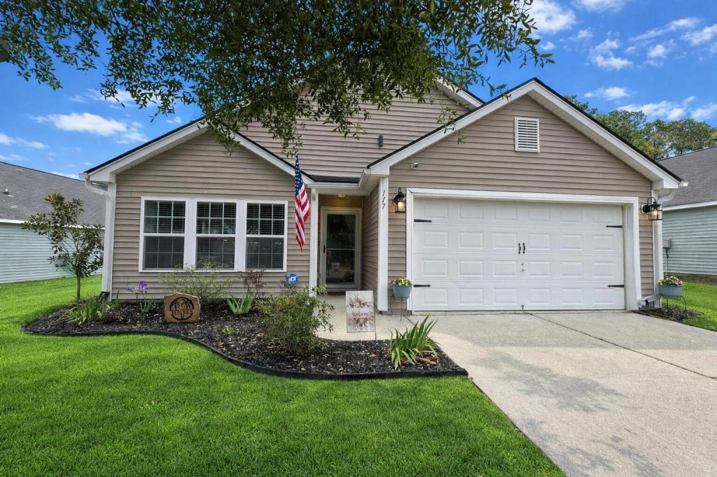 Brookwood, Summerville community