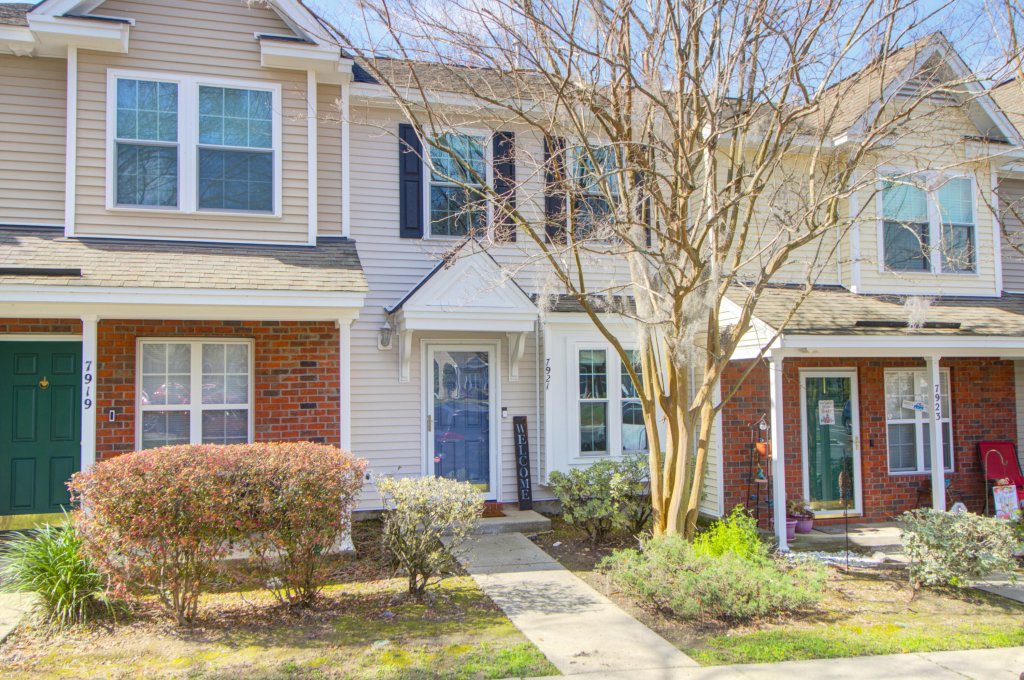 7921 Shadow Oak Drive