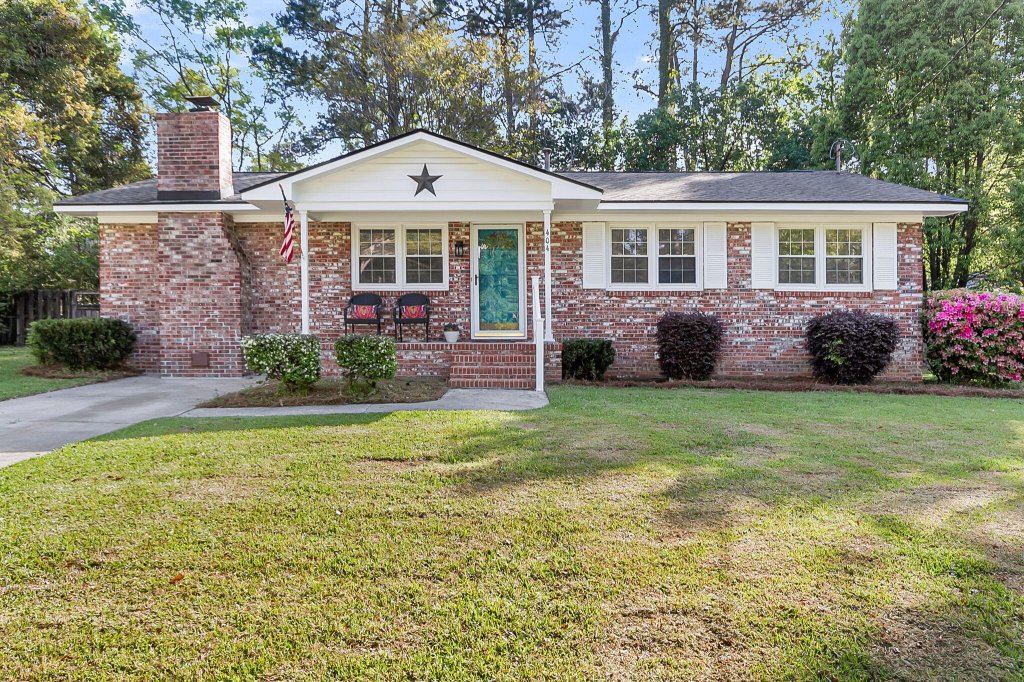 404 Forest Circle