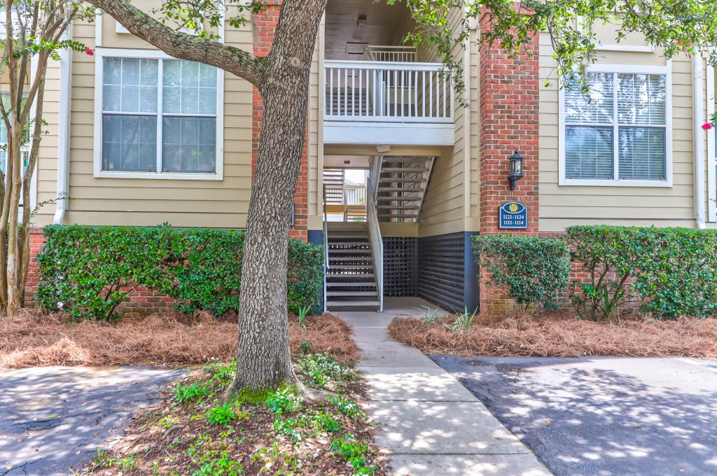 1600 Long Grove Drive #1112
