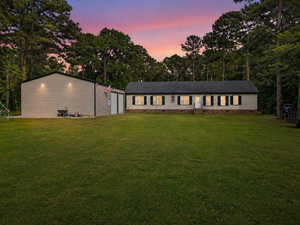 717 Huskie Lane