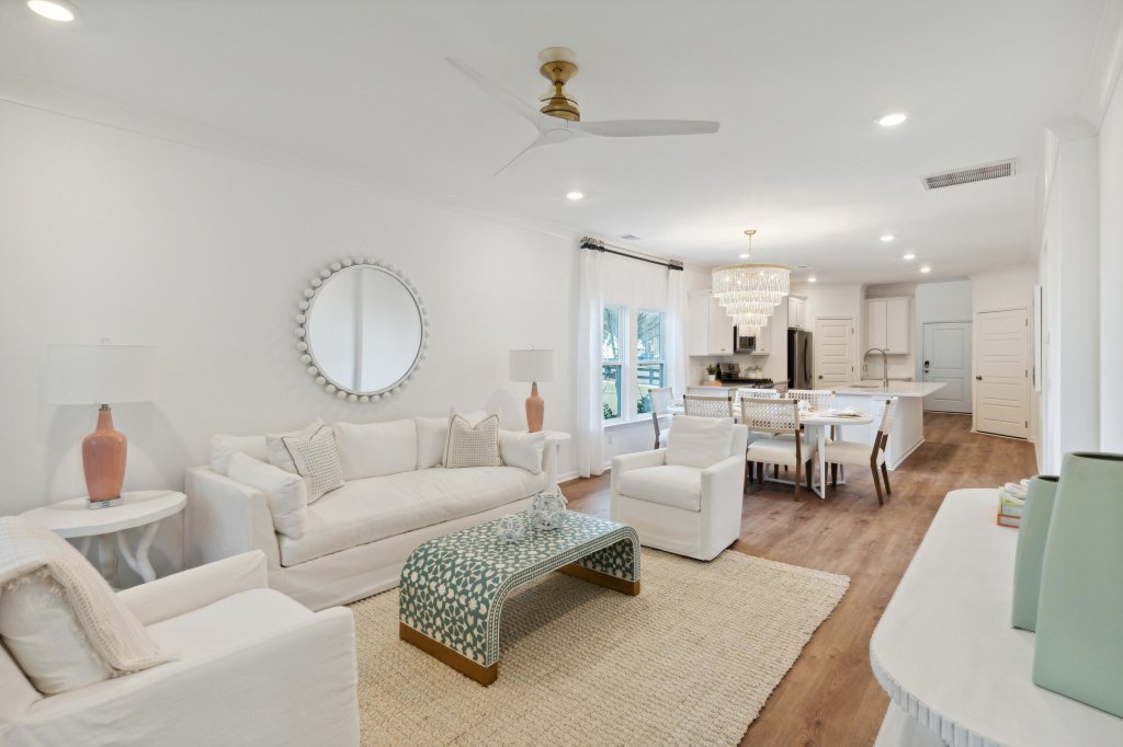 1119 Razor Clam Way