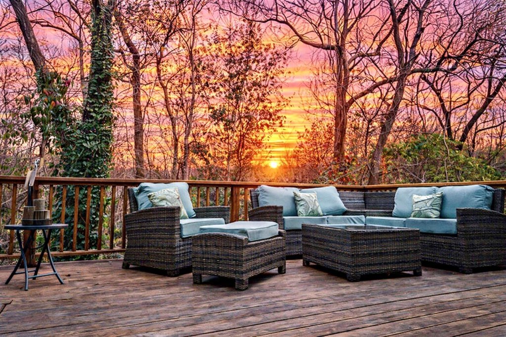 9135 Parlor Drive