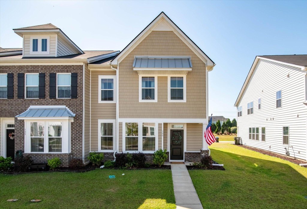 Central Avenue Townhomes, Summerville community