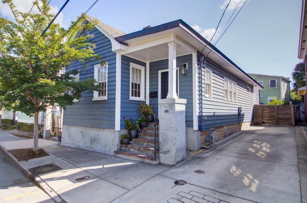 4 1 2 Kracke Street