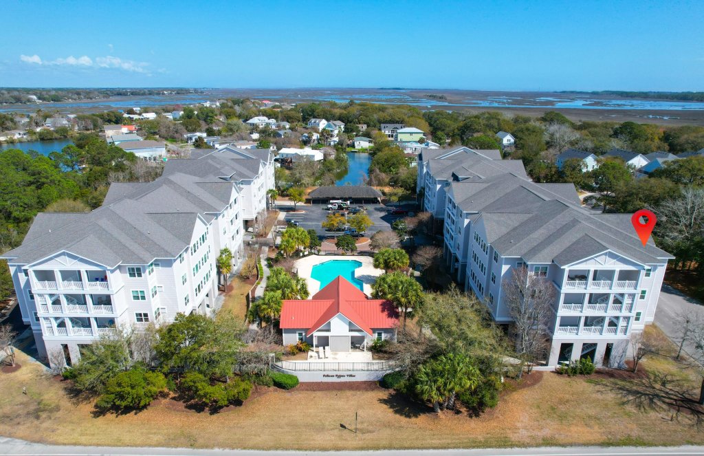Pelican Pointe Villas, Charleston community