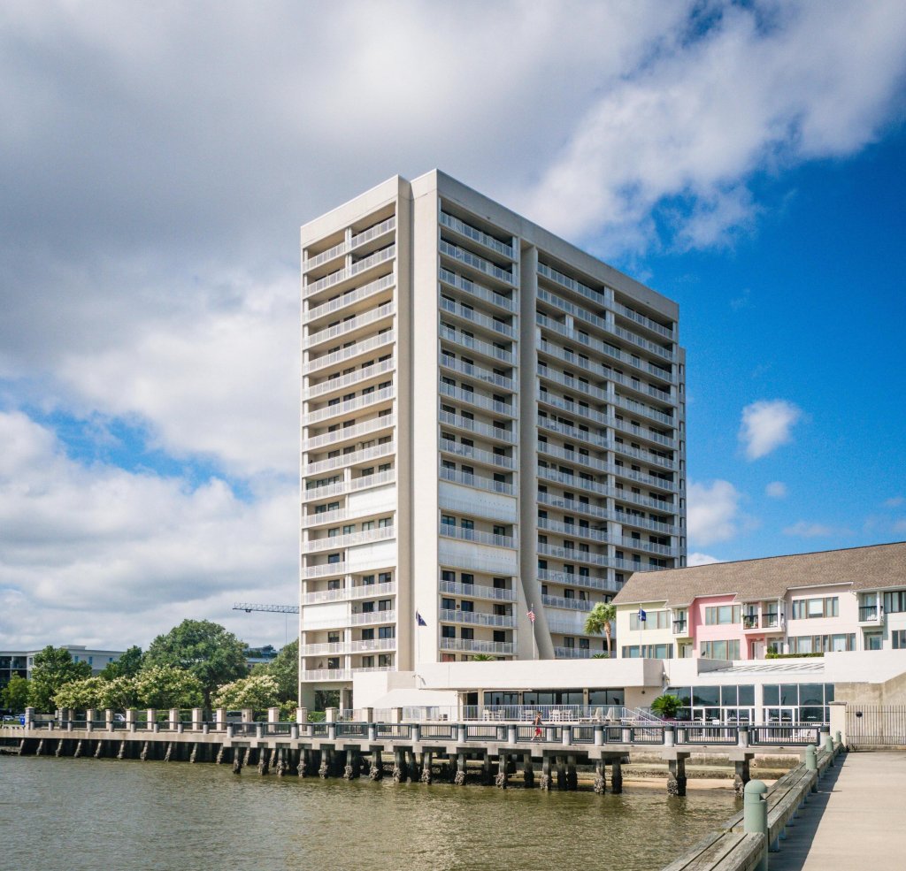 Dockside, Charleston community