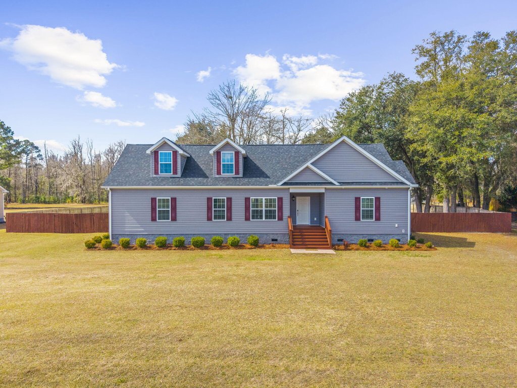 Loyal Acres III, Cross community