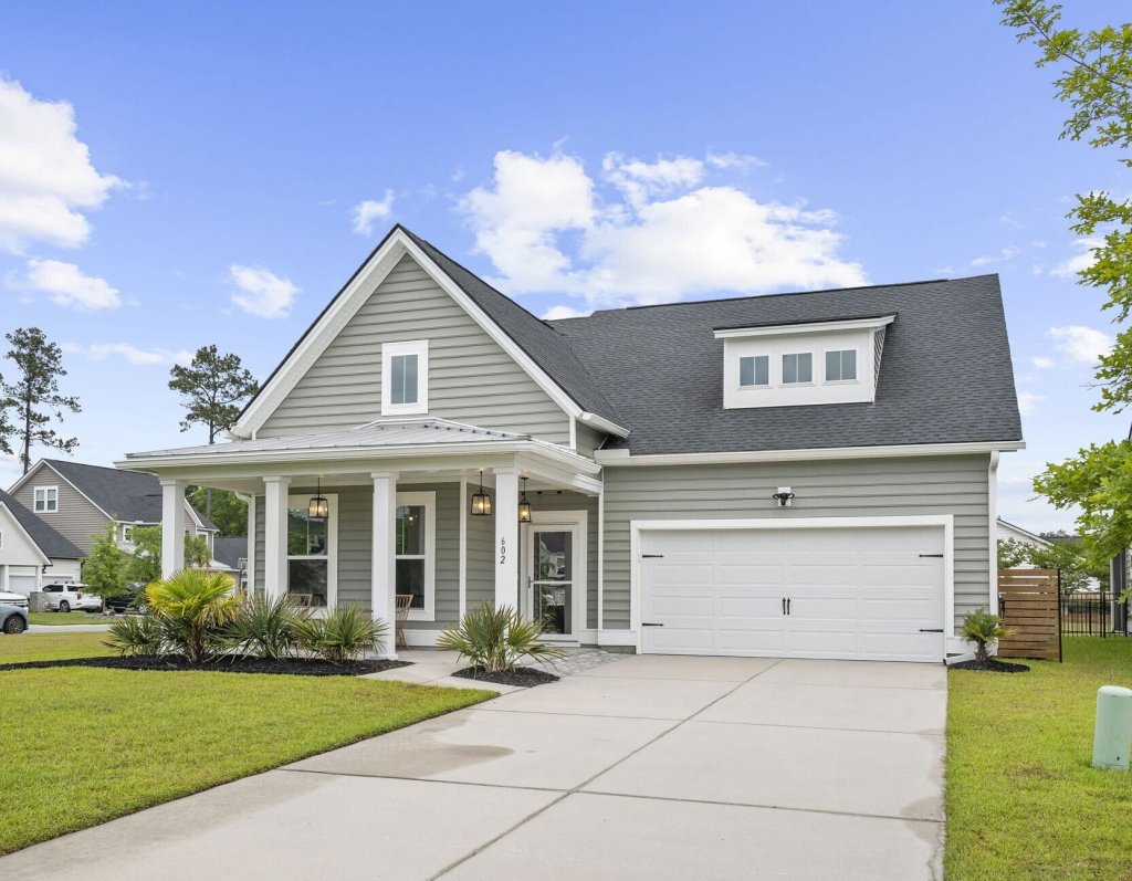 602 Macintyre Circle
