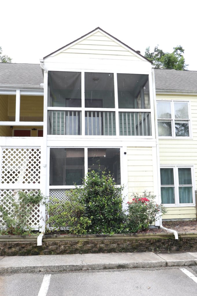 403 Sunnyside Way
