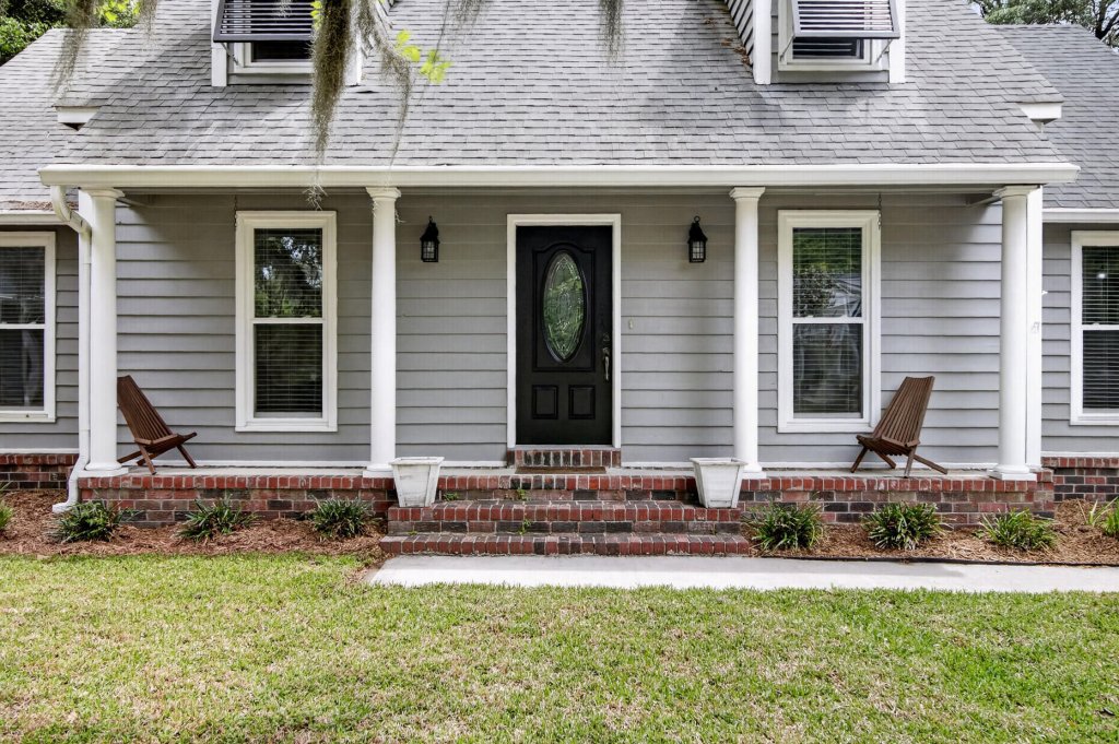 27 Westside Drive