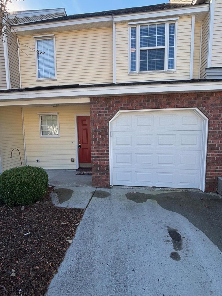 5220 Fernland Way
