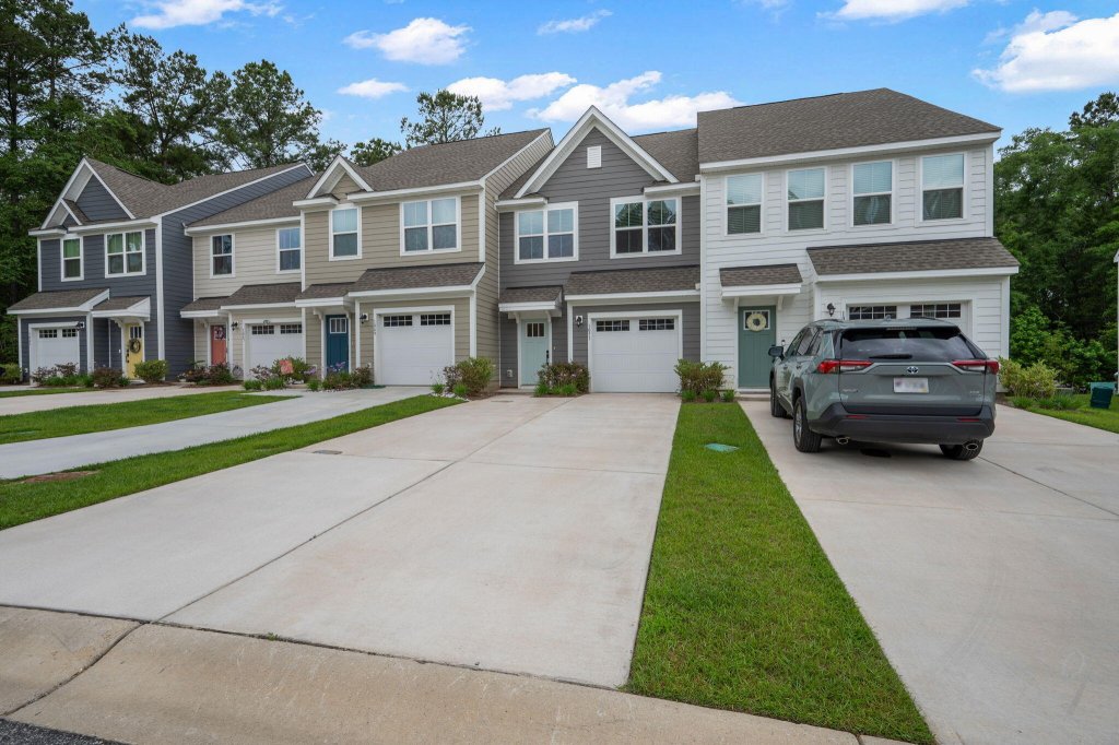 Crescent Cove Villas, Summerville community