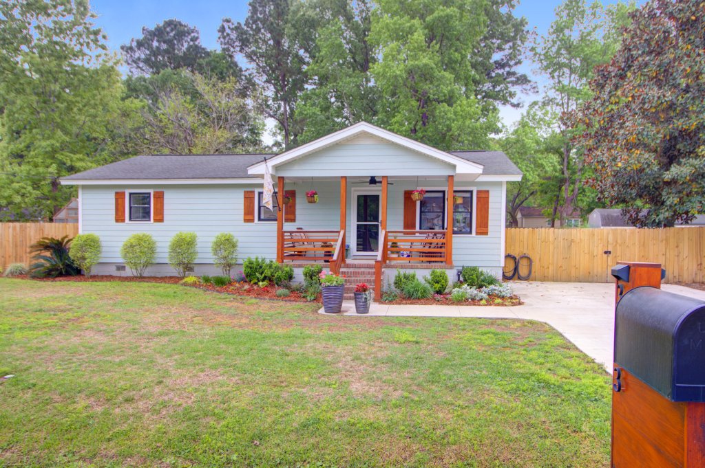 Westland, Johns Island community