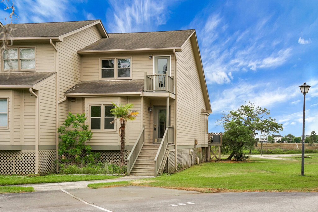 205 River Breeze Drive