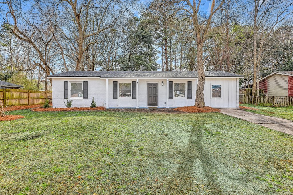9 Roselle Avenue