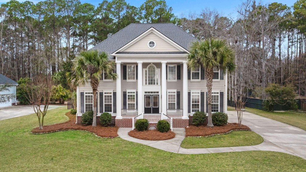 2461 Darts Cove Way