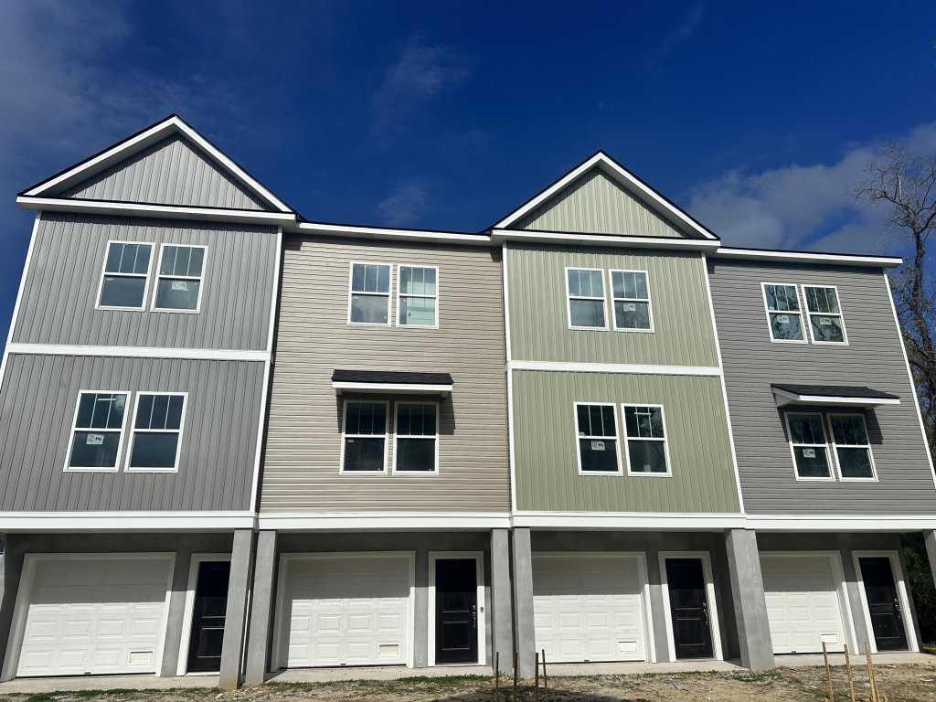 405 Gravy Train Street