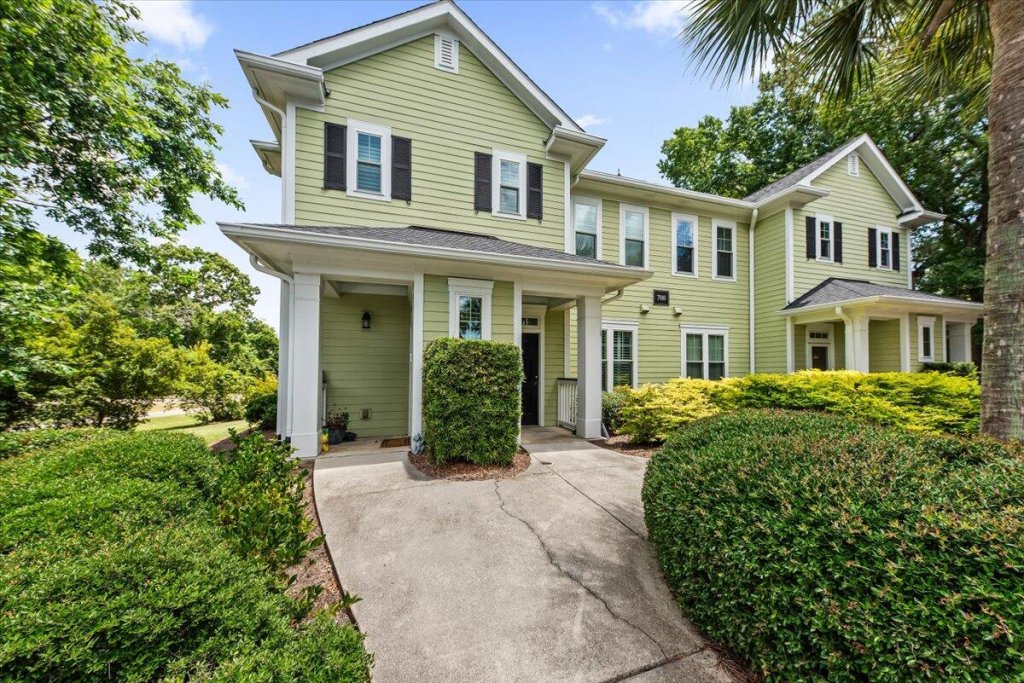 Parkside Hpr, Charleston community
