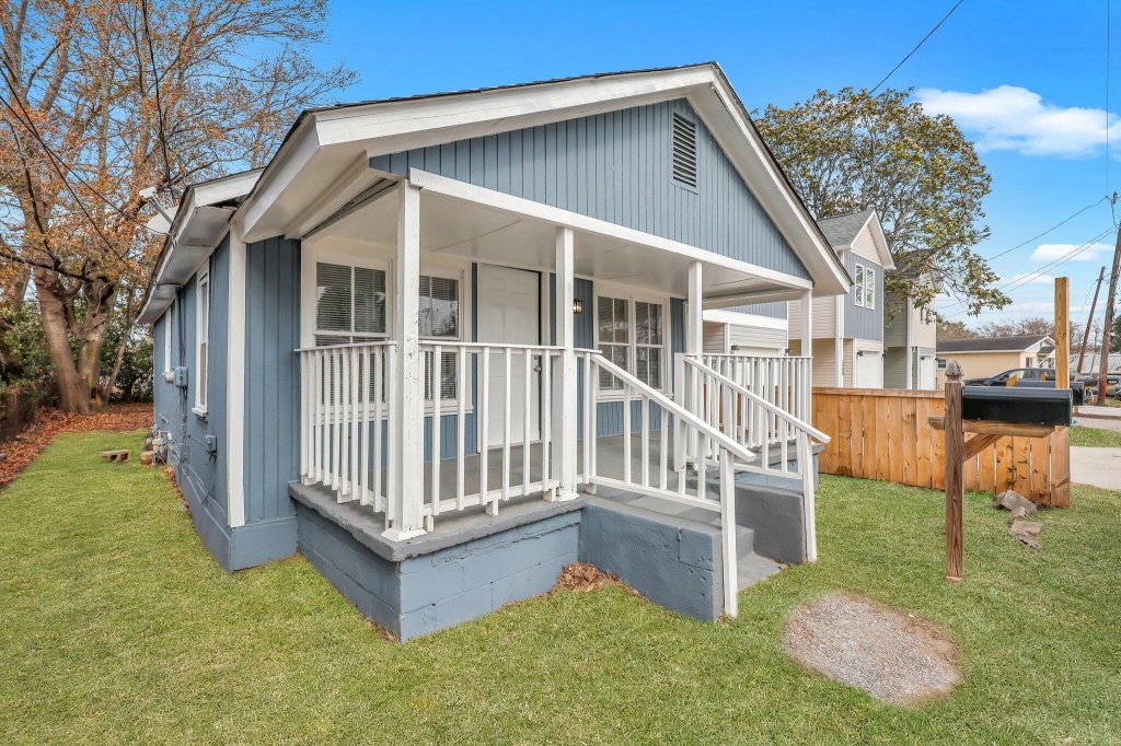 1984 Hugo Avenue