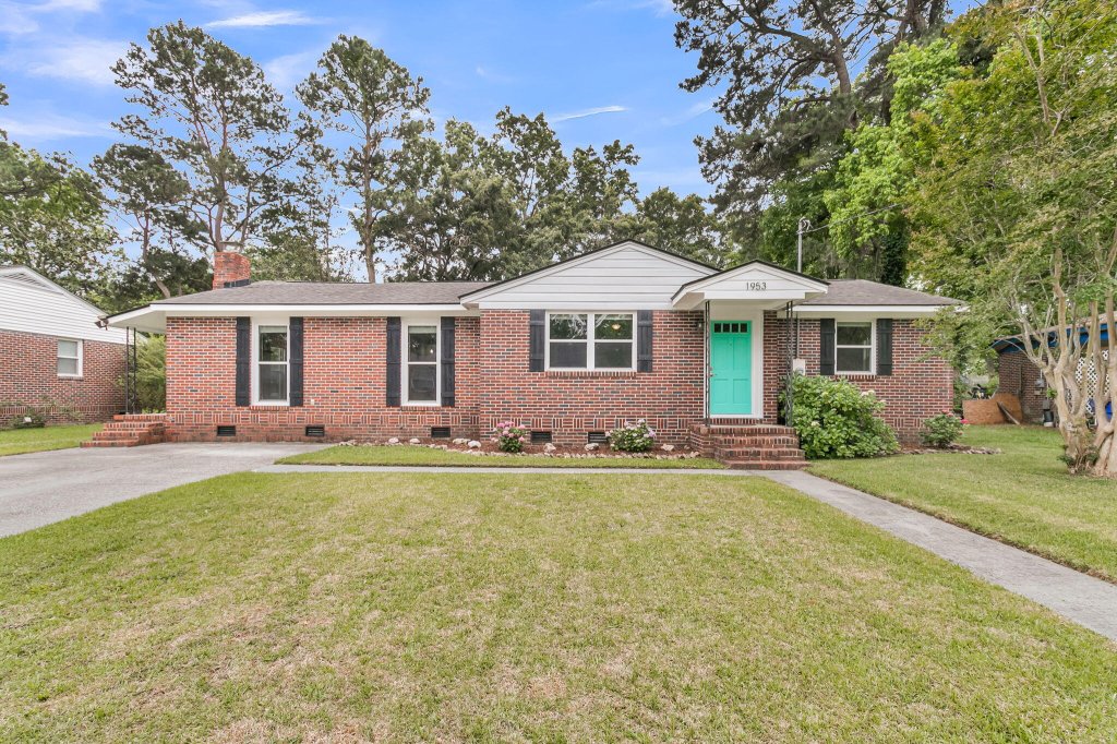 Air Harbor, Charleston community