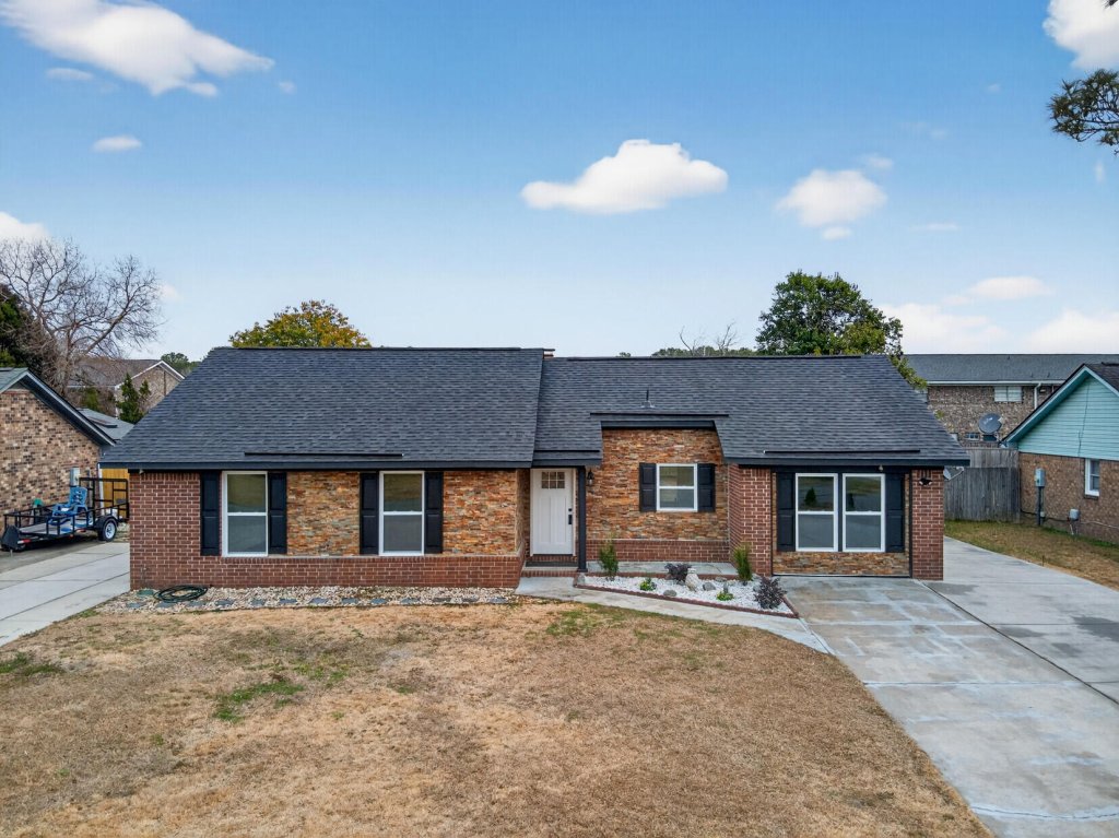 Harbour Lake, Goose Creek community