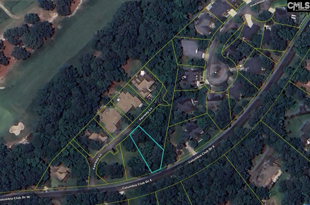 6 Fairway Ln