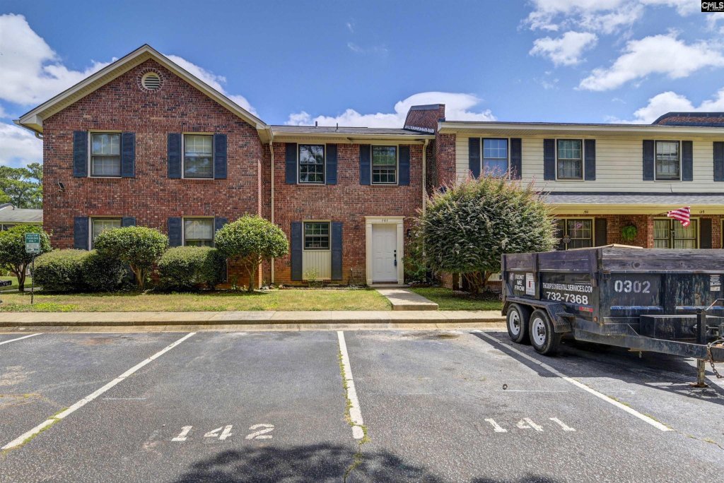 CARRIAGE LANE, Columbia community