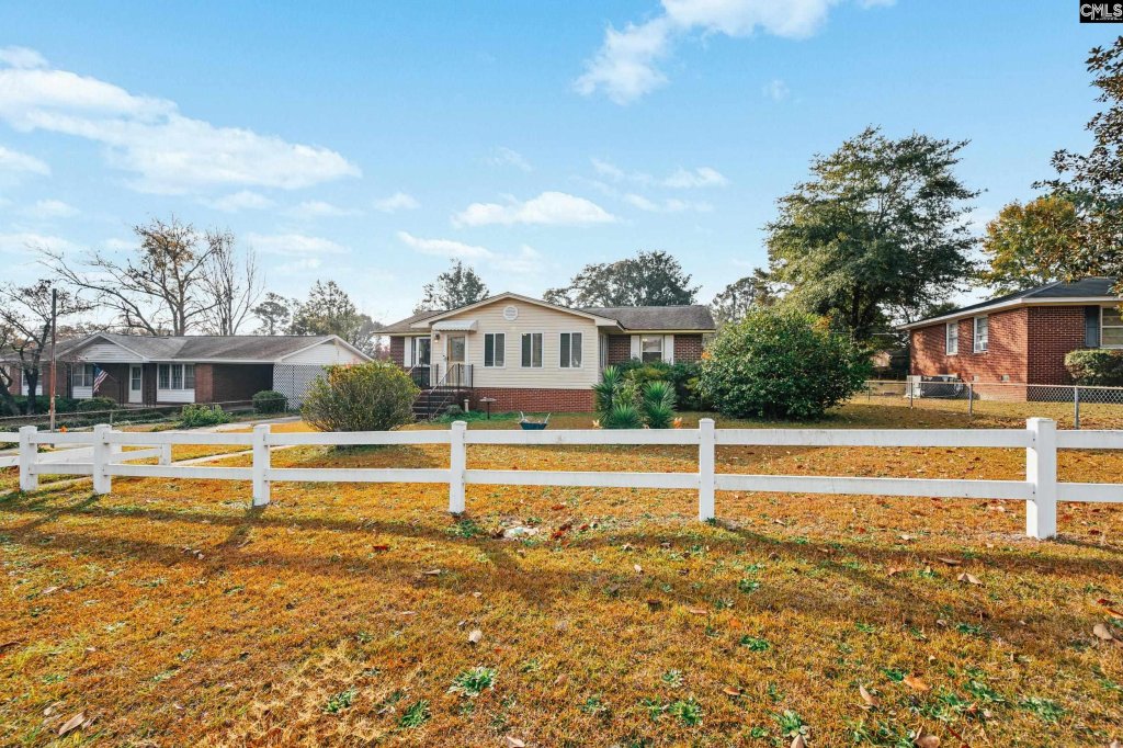 Twin Lakes Hills, Columbia community