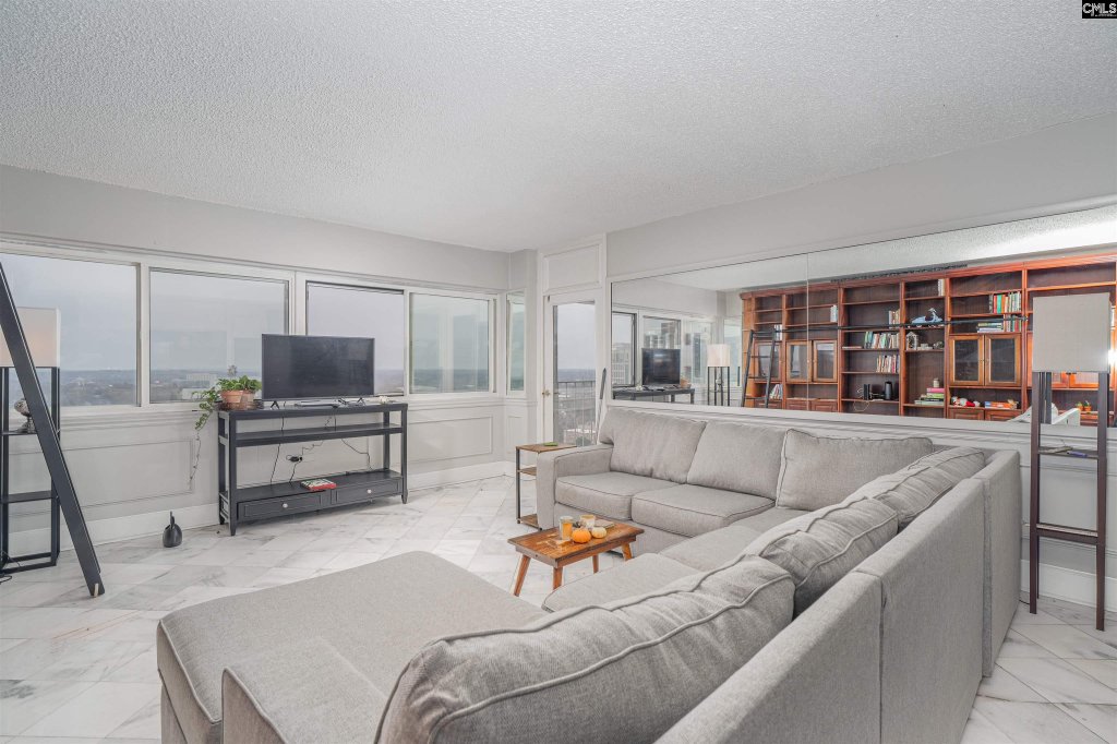 1520 Senate Street 195