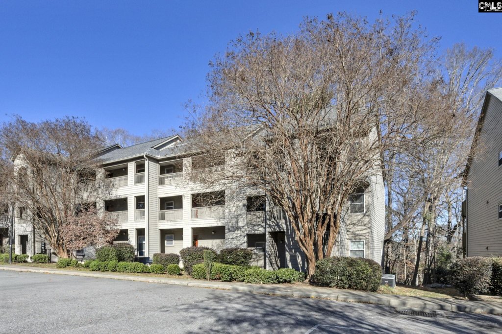 EDGEWATER, West Columbia community