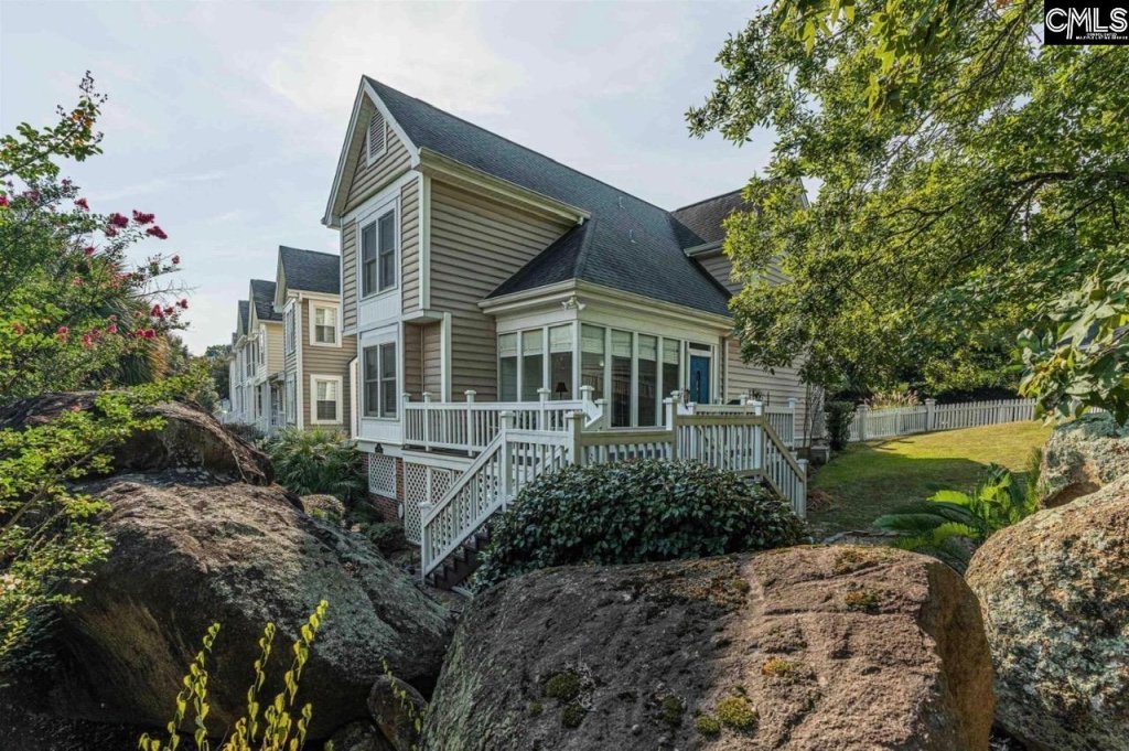 BROAD RIVER TOWNSHIP, Columbia community