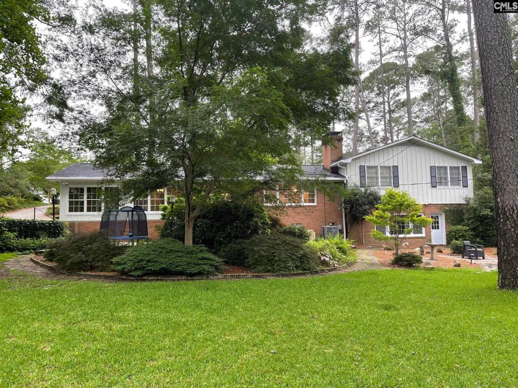 6048 Woodvine