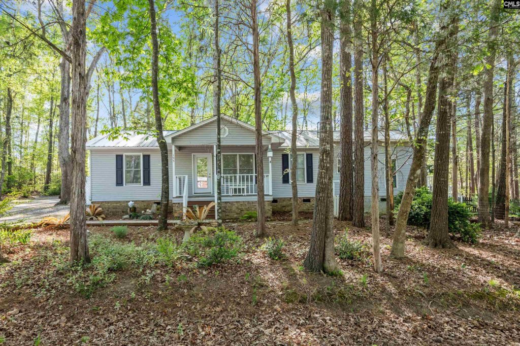 Lakewood Estates, Chapin community