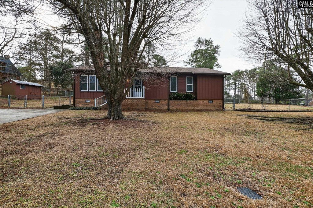 East Pines, Columbia community