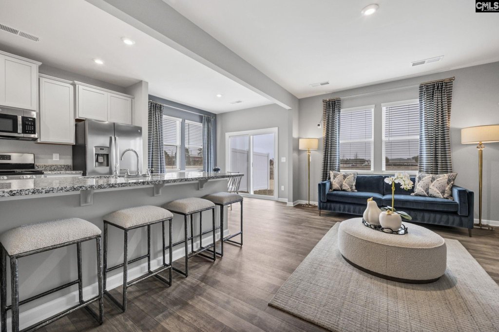 Liberty Ridge, Elgin community