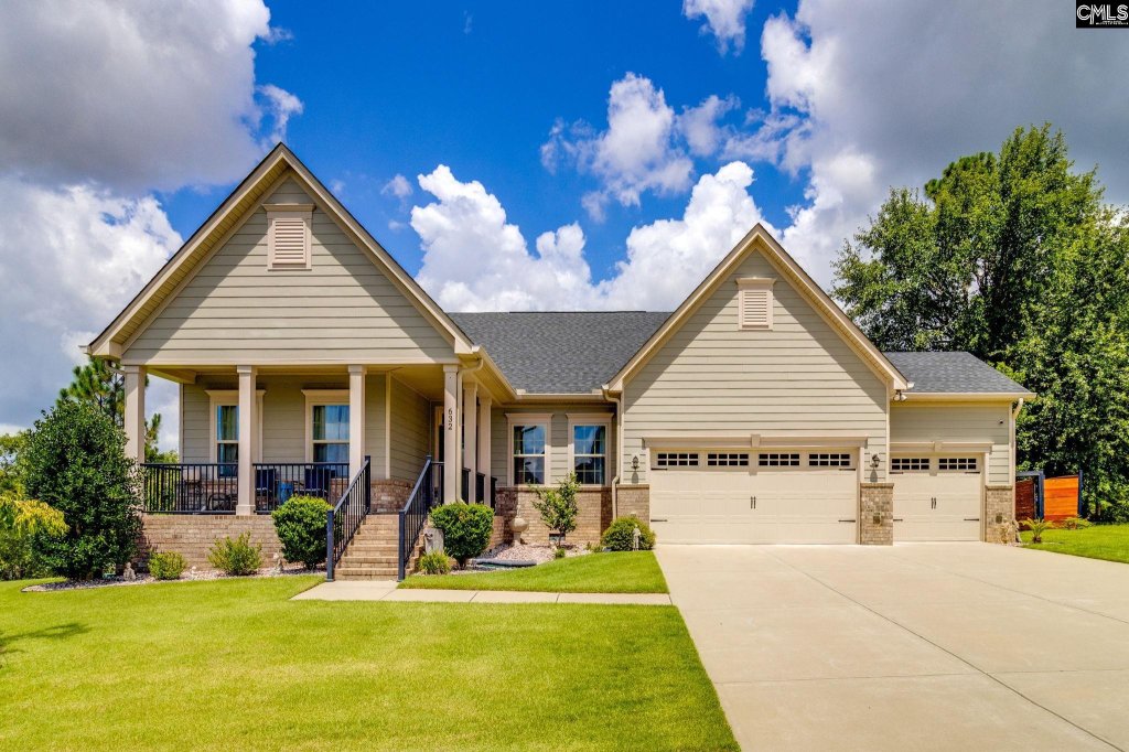 632 Giant Feather Loop