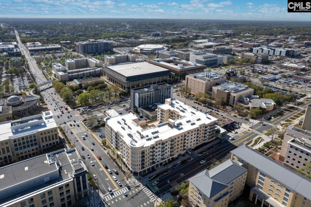 Adesso, Columbia community