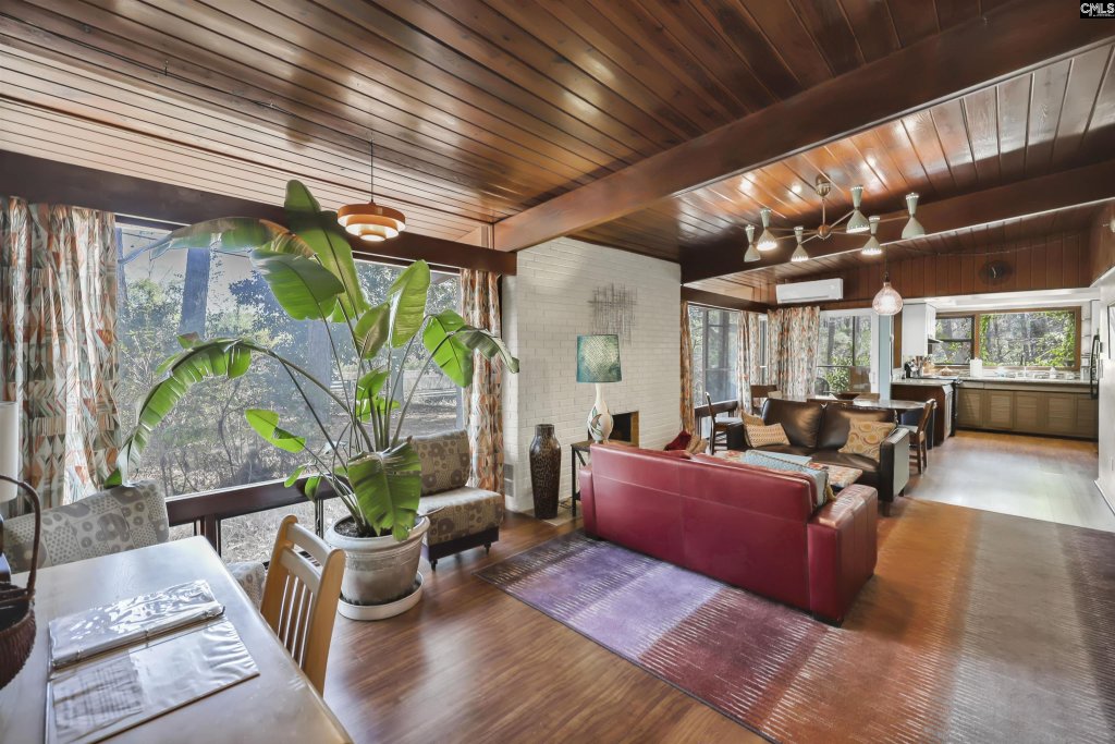 Springwood Lakes, Columbia community