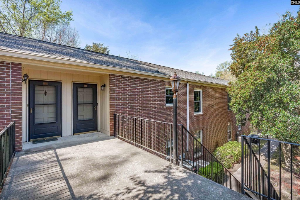 Lakeshore, Columbia community