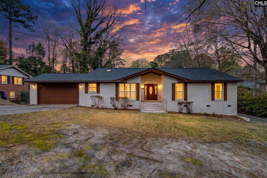 Windsor Lake, Columbia community