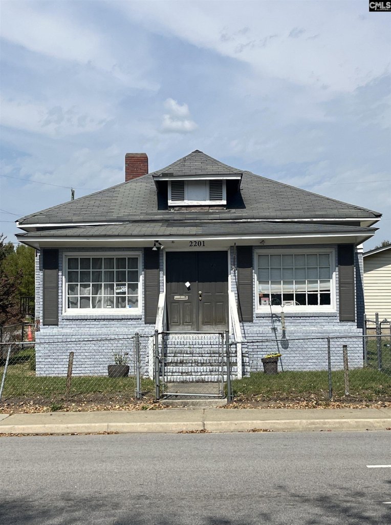 Colonial Heights, Columbia community