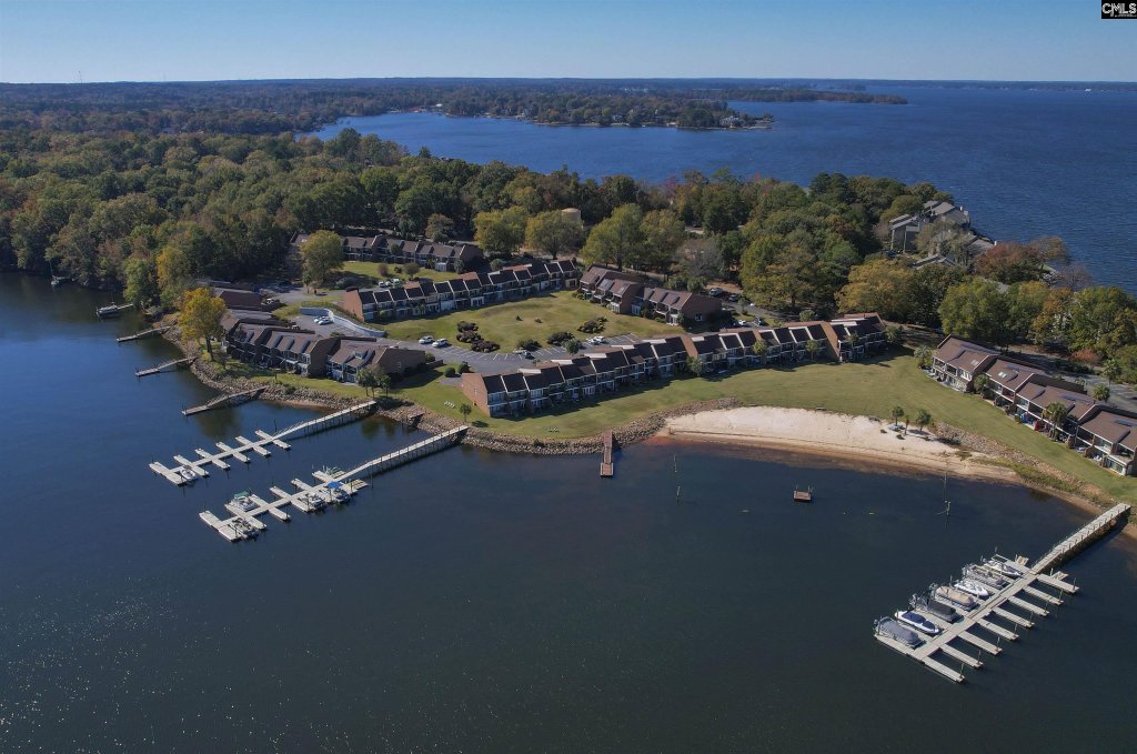 Lands End, Lexington community