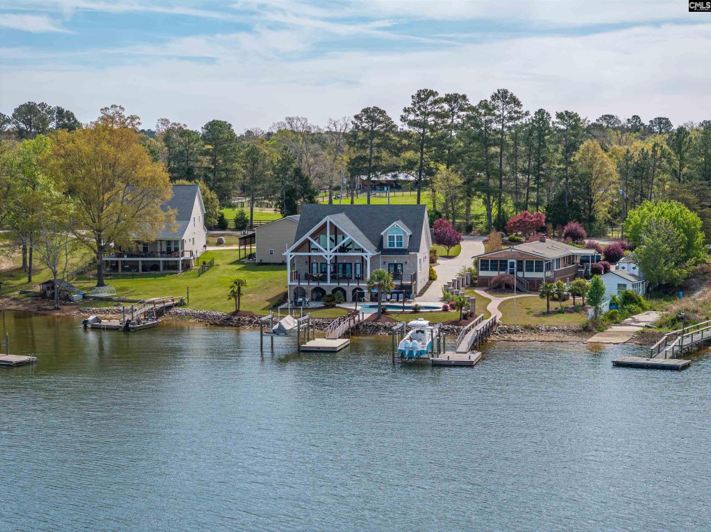 Driftwood Points, Gilbert community